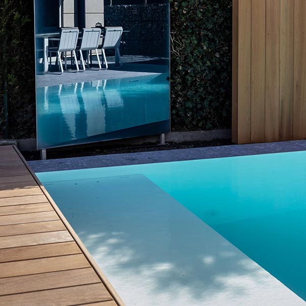 Zwembad in kleine tuin