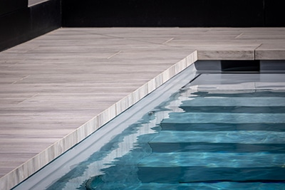 houtkleurige keramische tegels